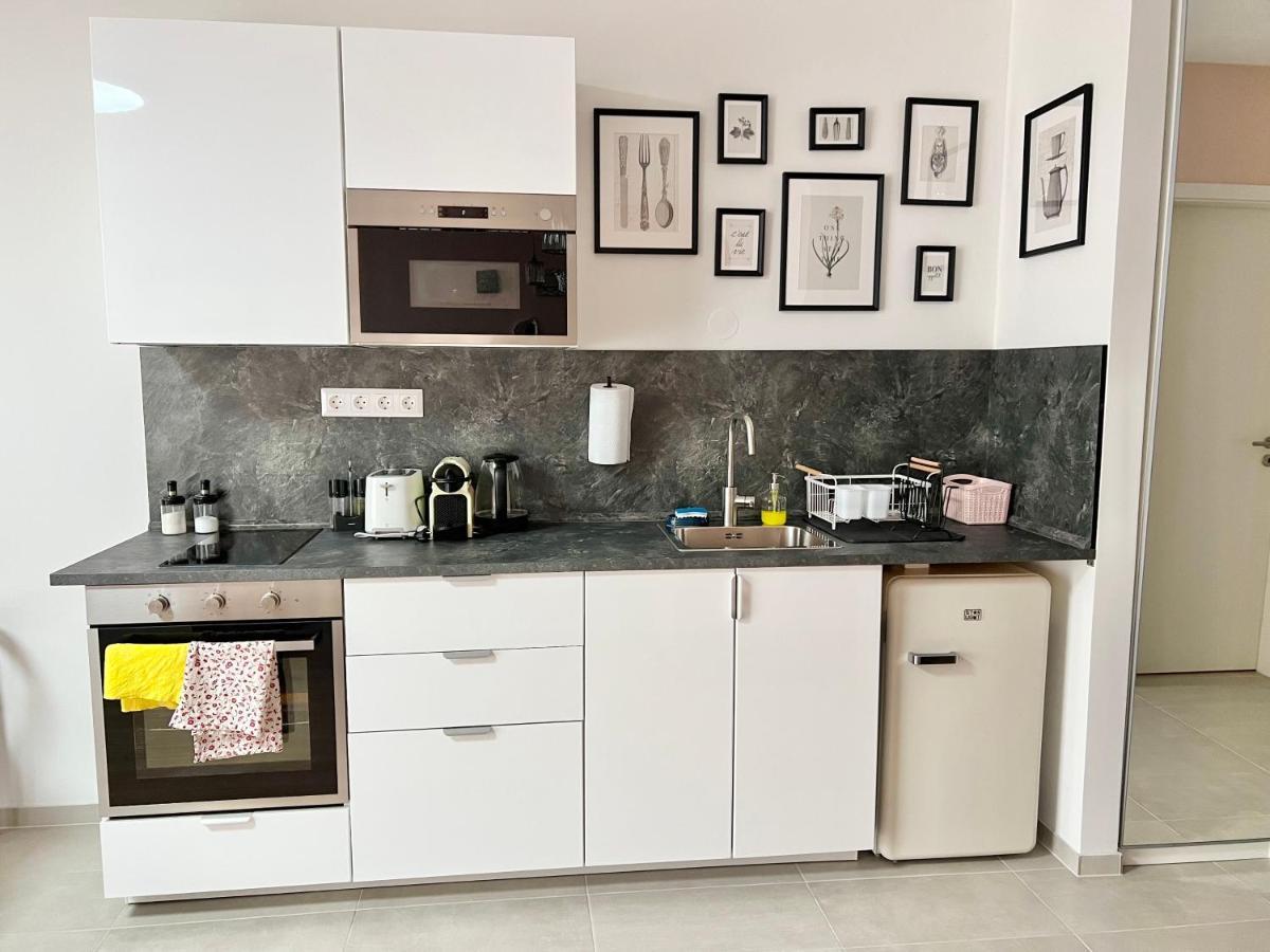 Mm D Home Apartment Boedapest Buitenkant foto